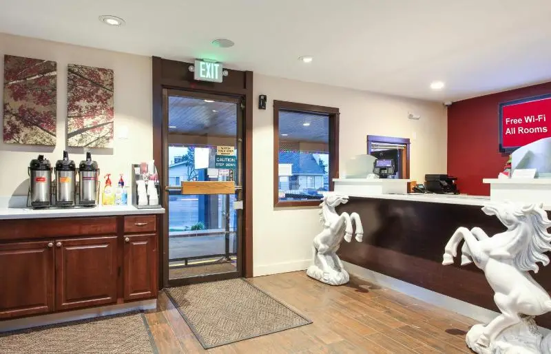 Evergreen Inn & Suites Portland 5
